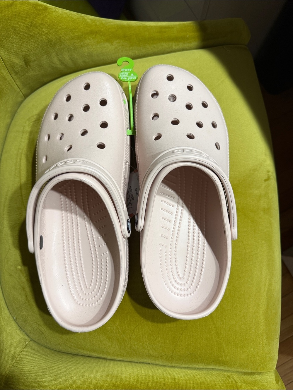 CROCS women’s  Classic Clog - Pale Pink